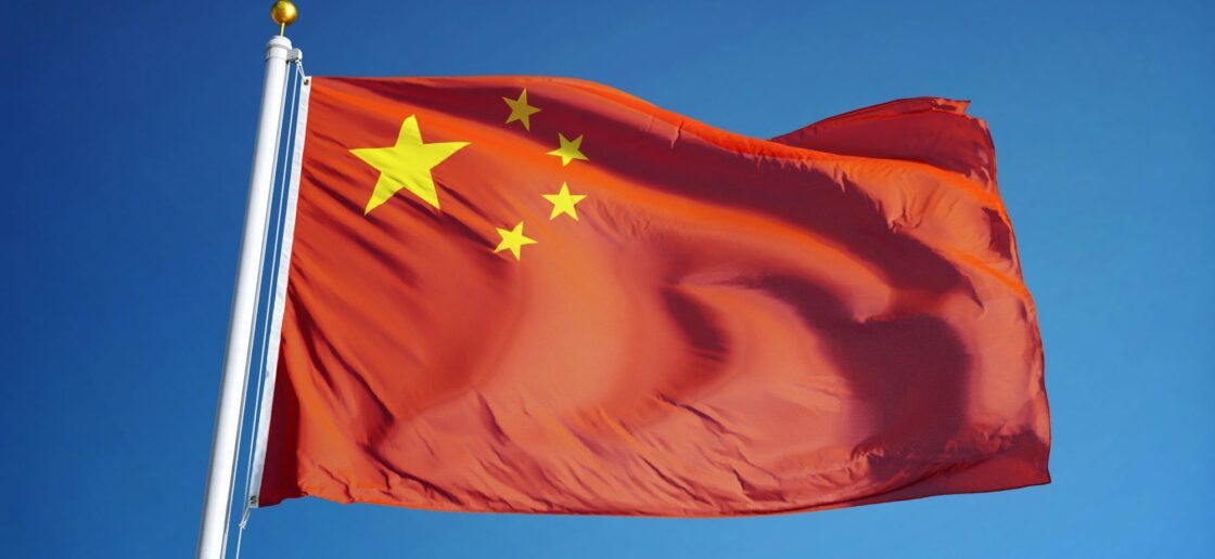 Pékin réagit à l&rsquo;interdiction des onduleurs chinois par l&rsquo;UE : tensions commerciales et impacts sur la transition énergétique