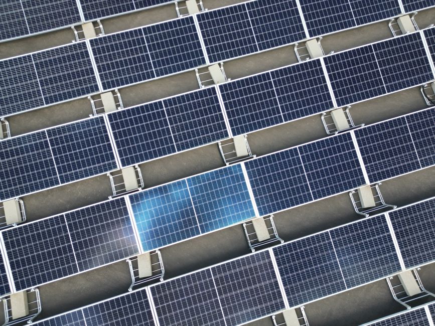 La puissance solaire en France dépasse 33 GW, soit l'équivalent de 20 réacteurs nucléaires