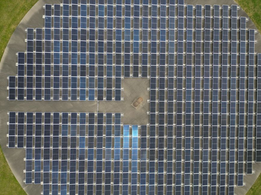 Batterie solaire et borne ve : sont-elles indispensables en 2026 ?