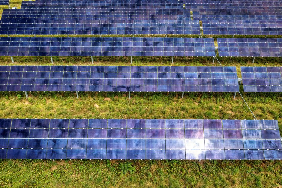 Parc photovoltaïque de 4,7 mw à varzay : une friche industrielle revalorisée près de saintes