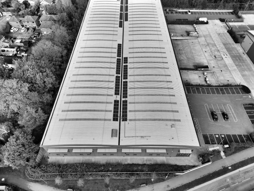 Une toiture photovoltaïque géante à Amiens prouve le potentiel des entrepôts logistiques pour l’énergie solaire