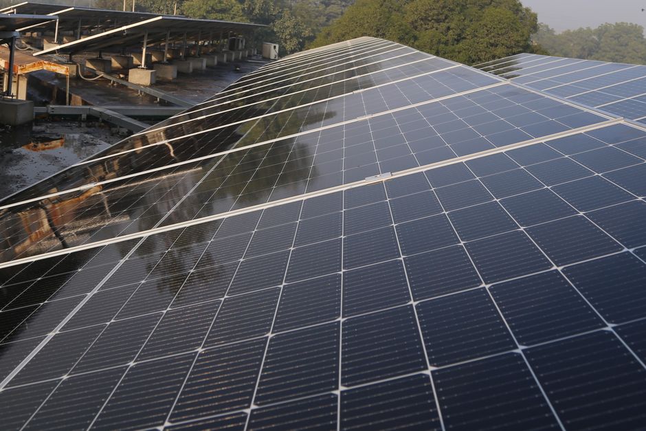 Comment l'énergie solaire renforce le réseau électrique pendant la canicule