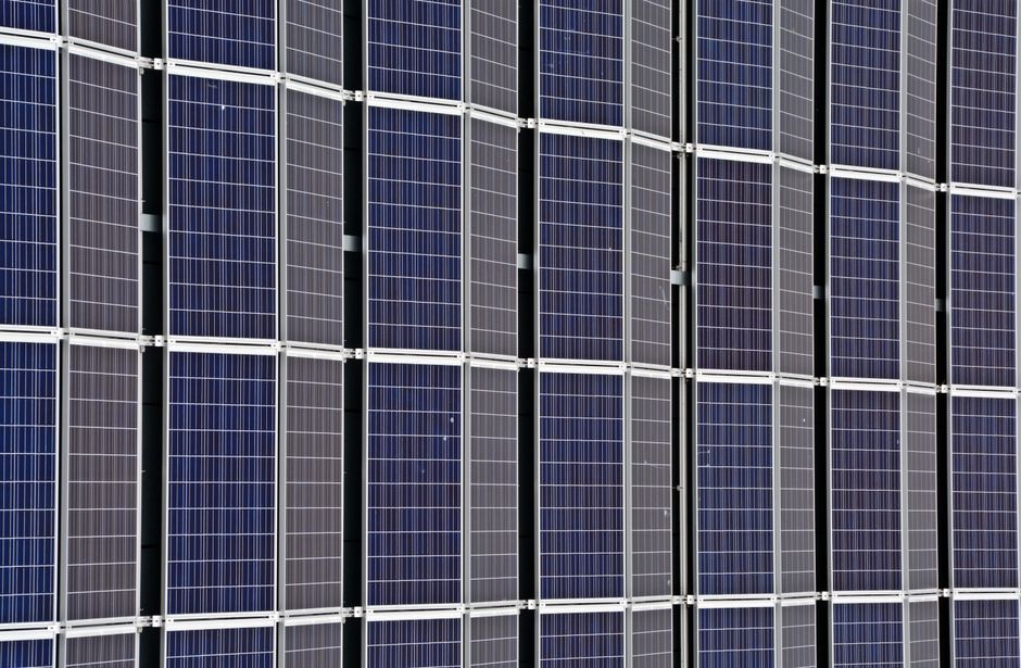 Électricité solaire : les Français veulent réduire leur facture mais méconnaissent les solutions