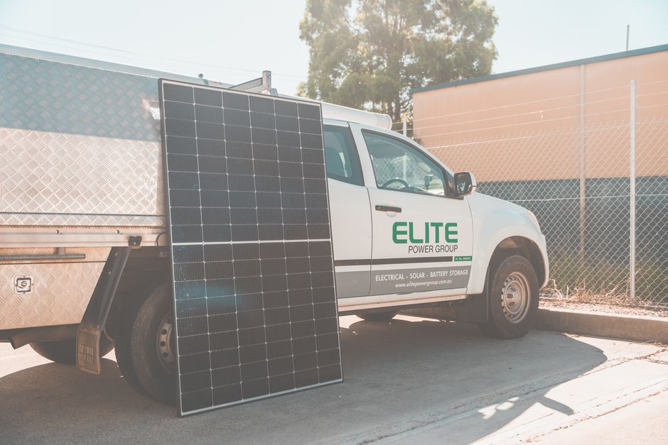 Modules solaires semi-transparents : le Fraunhofer ISE franchit une étape clé vers l’industrialisation