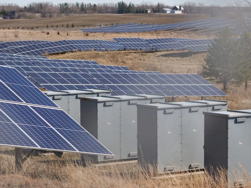 Stockage C&I : ajouter du solaire sans toucher au raccordement