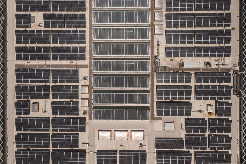 Sunrock obtient 110 M€ de CA-CIB pour ses toitures solaires en France