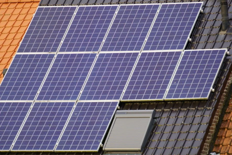 Batterie panneau solaire : prix 2026 et quand elle se justifie