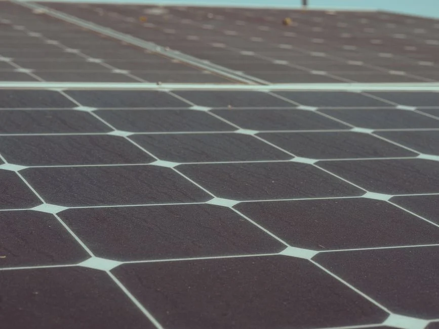 Pérovskite : le bleu de Prusse porte une cellule solaire à 26,9 % de rendement