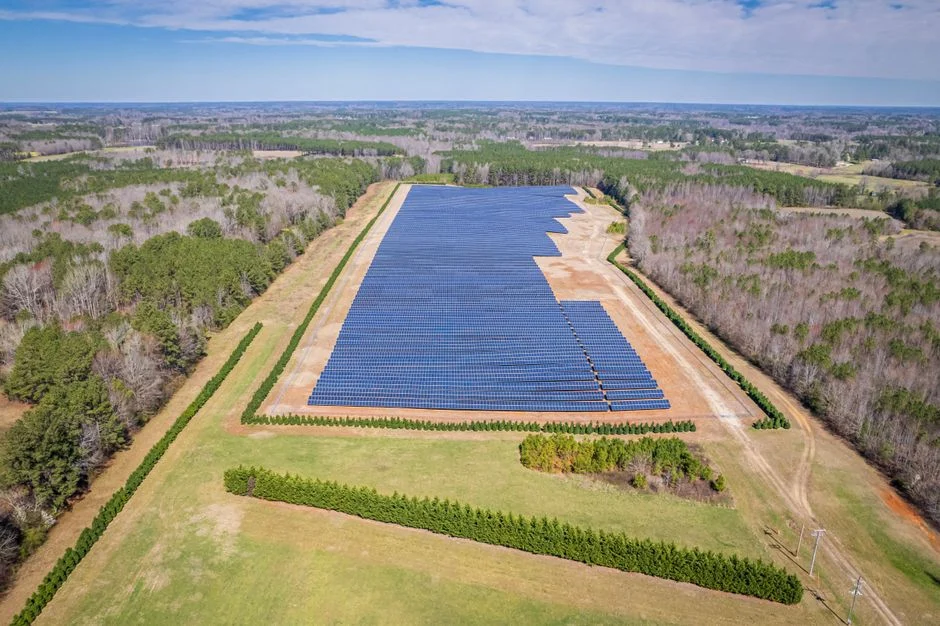 Patrick Pouyanné veut un solaire français adossé aux batteries et au réseau