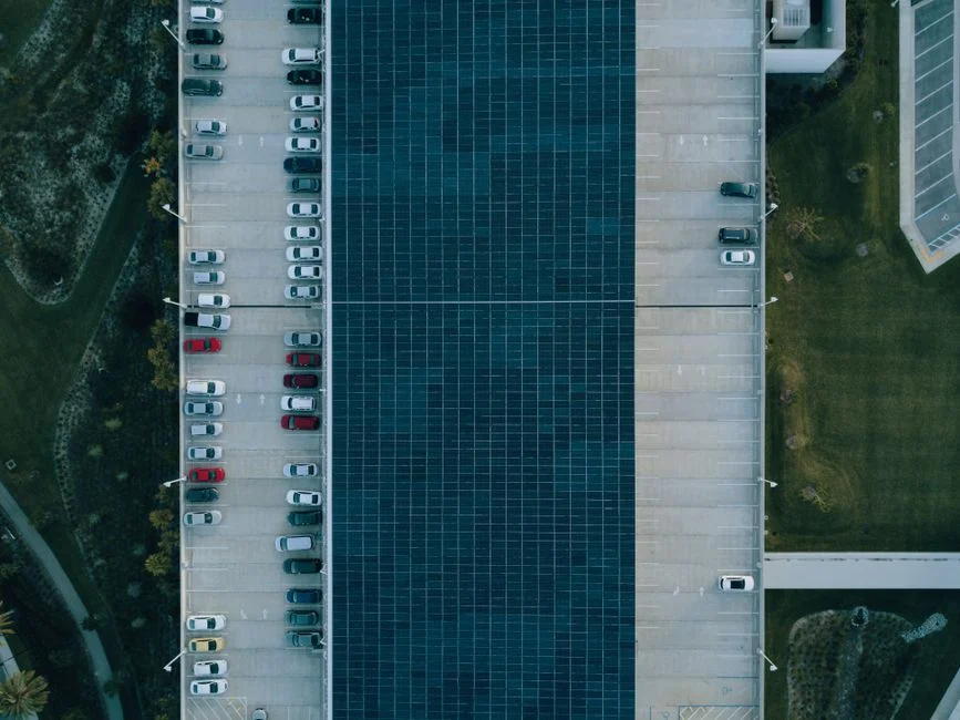 Aix-les-Bains couvre le parking Daniel Rops de 530 kWc d’ombrières solaires