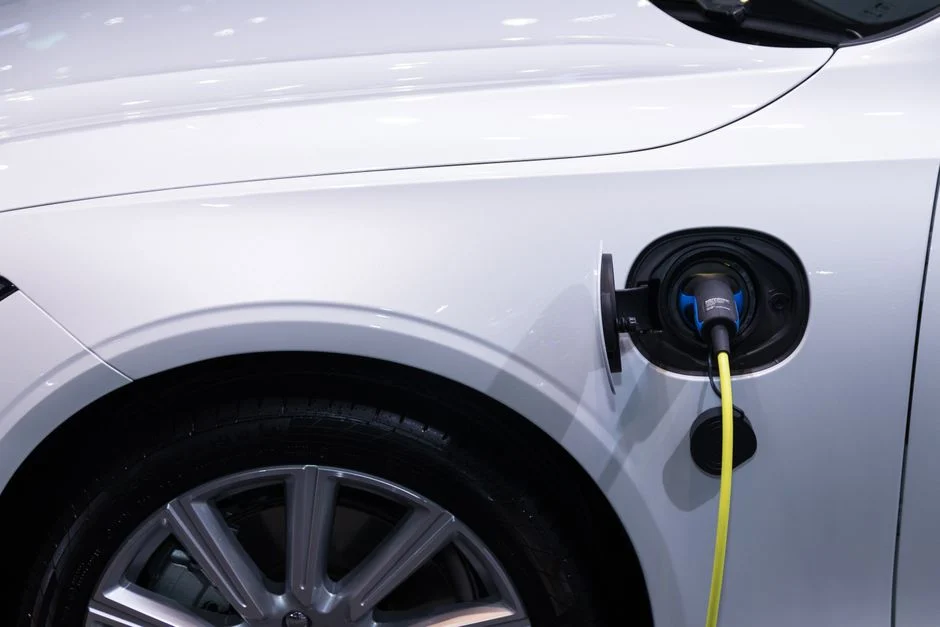 Prix d’une borne de recharge en 2026 : coût posé, aides et installation