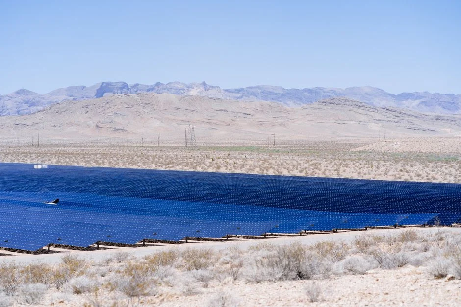 Tunisie : la STEG cherche un constructeur pour 50 MW de solaire et 20 MWh de batteries à Tataouine