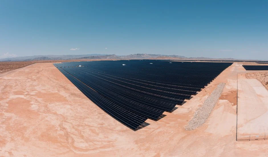 Tunisie : la STEG cherche un constructeur pour 50 MW de solaire et 20 MWh de batteries à Tataouine