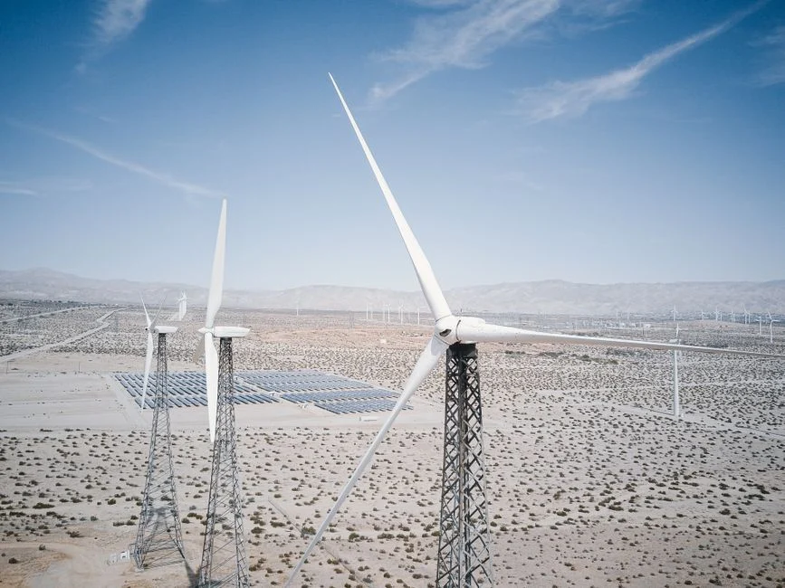 Afrique du Sud : les renouvelables devraient dépasser le charbon dans les capacités installées d’ici 2035, selon GlobalData