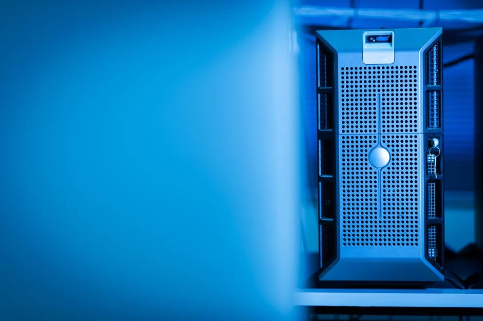 Data centers et réseau saturé : le solaire couplé au stockage peut-il prendre le relais ?