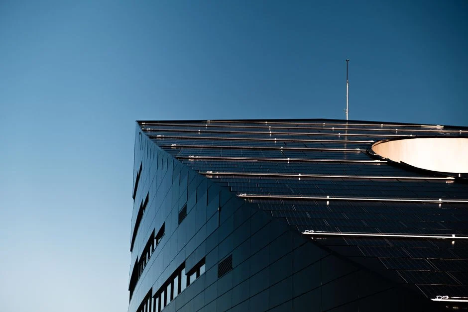 Verre photovoltaïque : trois bâtiments espagnols équipés par Onyx Solar
